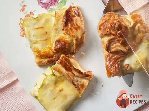 Пиріг з сиром та яблуками
