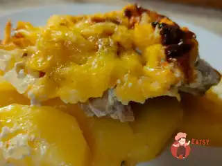 Філе стегна індички в духовці з картоплею