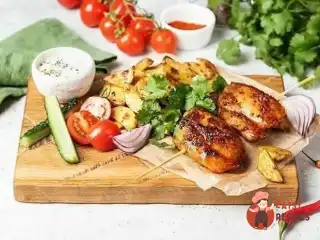 Шашлички з курки зі свіжими овочами