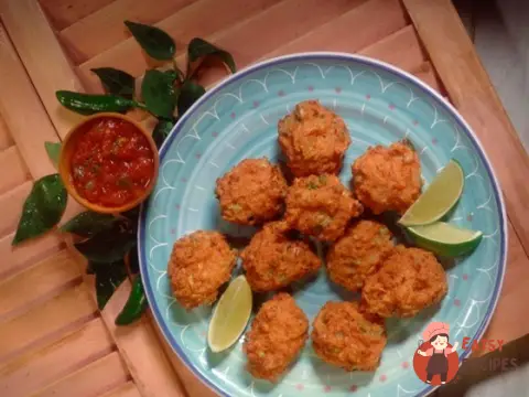 Грецькі томатні оладки з фетою (Ntomatokeftedes)