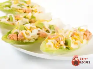 Салат з лосося з морквою та авокадо