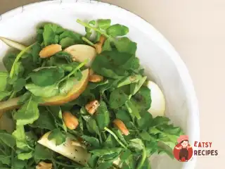 Салат з грушами та горіхами кешью