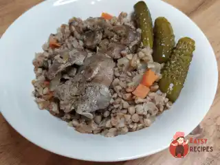 Гречка з курячою печінкою та овочами