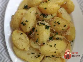 Картопля з часником у духовці