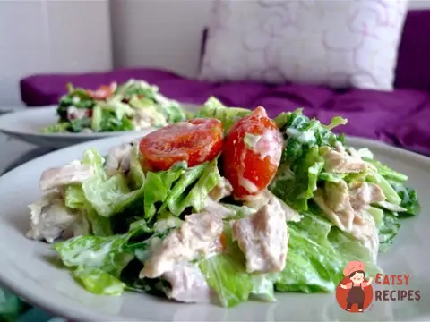 Салат з куркою та сиром Філадельфія