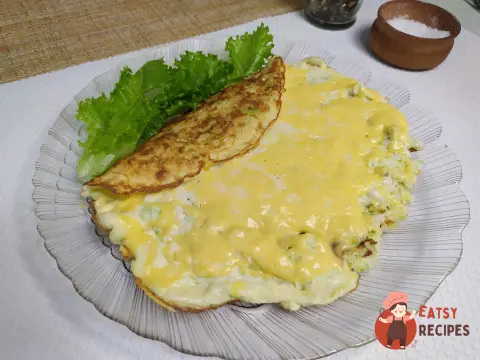 Омлет із кабачком і сиром