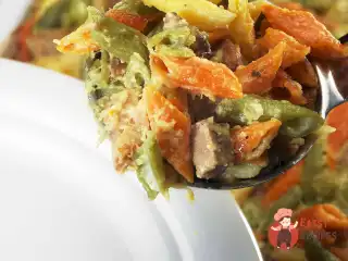 Кольорові пенні з сиром та вершковим каррі.