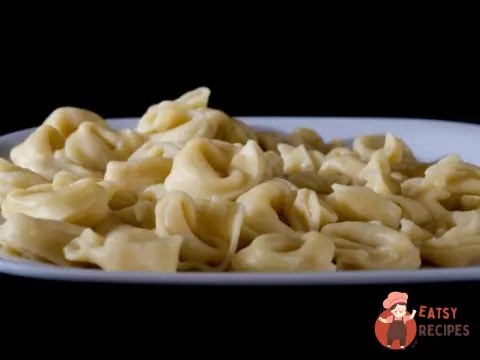 Тортелліні з куркою, сиром та мускатним горіхом