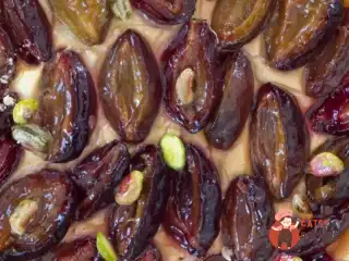 Клафуті зі сливами та шоколадом