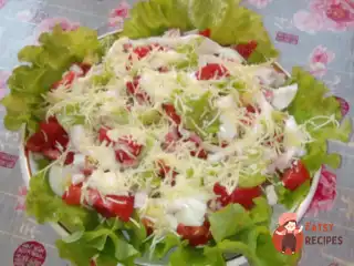 Слабосолона сьомга з яблуком