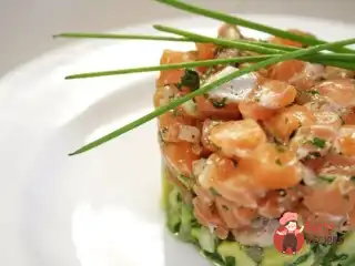 Тартар з лосося та каперсів