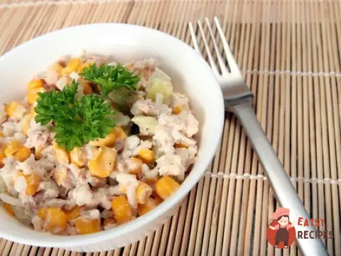 Салат із тунця з кукурудзою