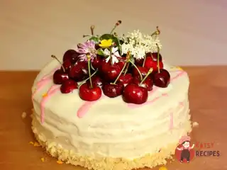Смітанник з малиновим джемом