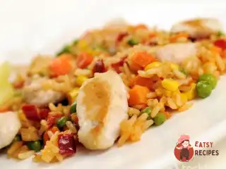 Плов з куркою та овочами в мультиварці