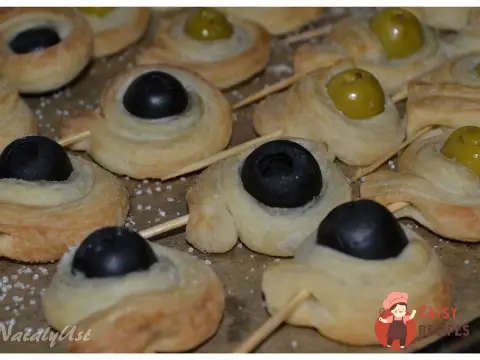 Оливки у листковому тесті