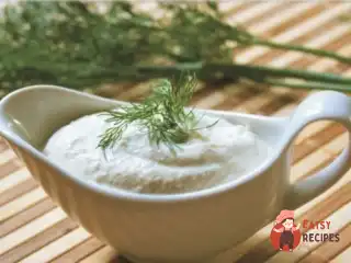 Соус з хріном на основі беарнезу