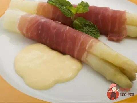 Рулети з шинки зі спаржею та майонезом