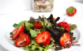 Салат З Полуницею Та З Асорті Насіння Biogourmet