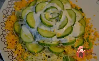 Листковий Салат З Кальмарами, Грибами Та Сирною Заправкою