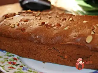 Грушево-мигдальний пиріг