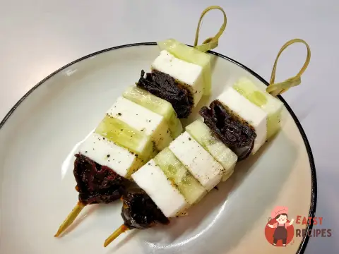 Канапе з адигейським сиром