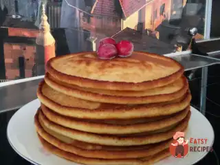 Пишні млинці на молоці