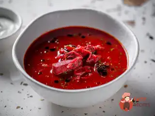 Борщ з телятиною та чорносливом