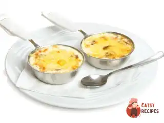 Жульєн із кальмарів із цибулею та грибами