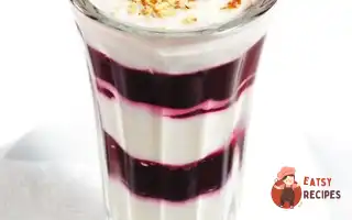 Йогурт З Ягідним Пюре, Фісташками Та Кедровими Горішками
