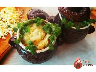 Курка з картоплею в горщику