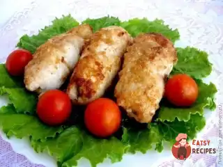 Курячі рулетики з грибами на сковороді