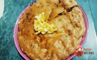 Блонді З Бананом Та Горіхами