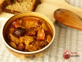 Солянка м'ясна з квашеною капустою