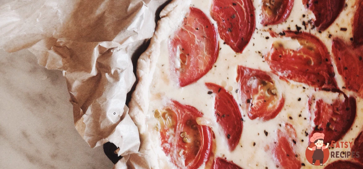 Кіш з помідорами чері, базиліком та сиром