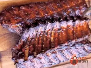 Свинині ребра в яблучній глазурі на грилі