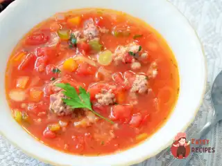 Овочевий суп з квасолею та фрикадельками