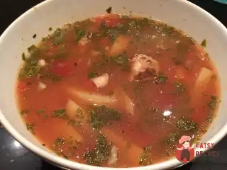 Алжирський рибний суп з м'ятою