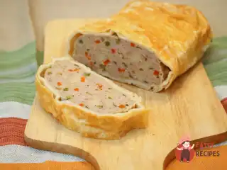 М'ясний рулет у листковому тісті