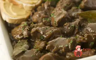 Тушкована Яловичина В Пиві З Цибулею