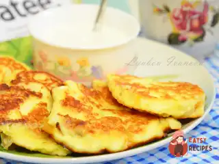 Сирники з бананом, курагою та ванільним цукром
