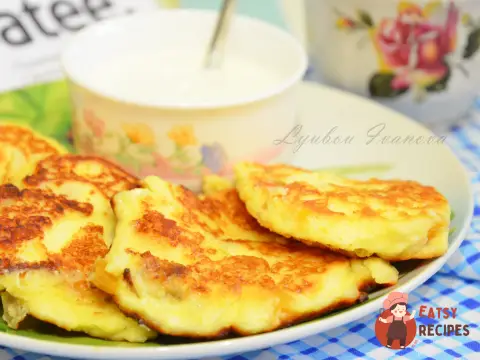 Сирники з бананом, курагою та ванільним цукром