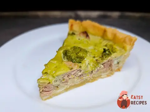Кіш із тунцем