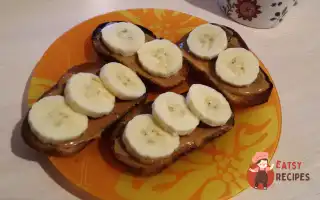 Тости З Арахісової Пастою Та Бананами