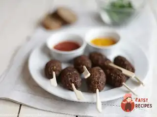 Котлети з яловичини з табаско соусом.