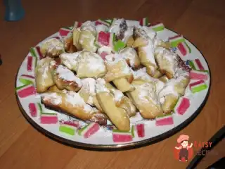 Сметанні рогалики з мармеладом