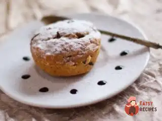 Морквяні мафіни з родзинками та горіхами