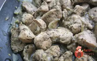 Куряче Смажене Філе З Цибулею В Медовому Маринаді