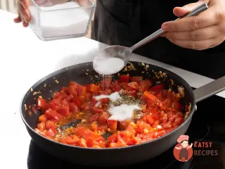 Крок 7: Курник з куркою, сиром та помідорами
