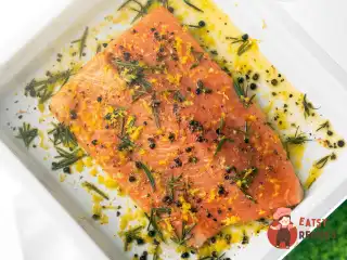 Лосось з ялівцем та розмарином