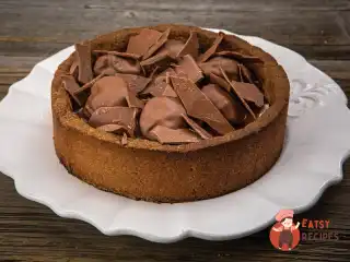 Тарт з кавовим ганашем та чорносливом